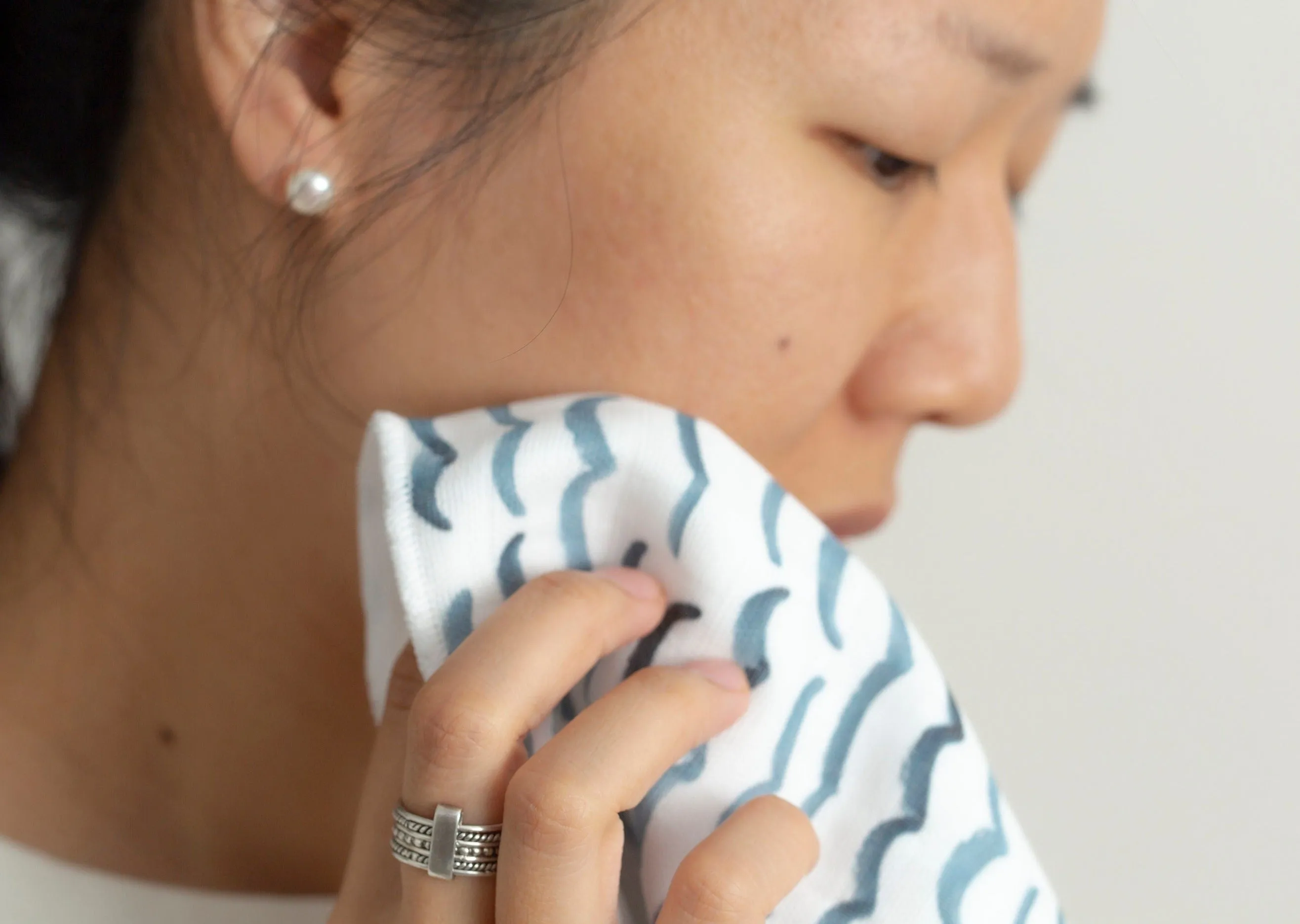 Muslin Face Cloth | Line Figures